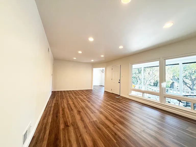 279 Lake Sherwood Dr — Photo 13