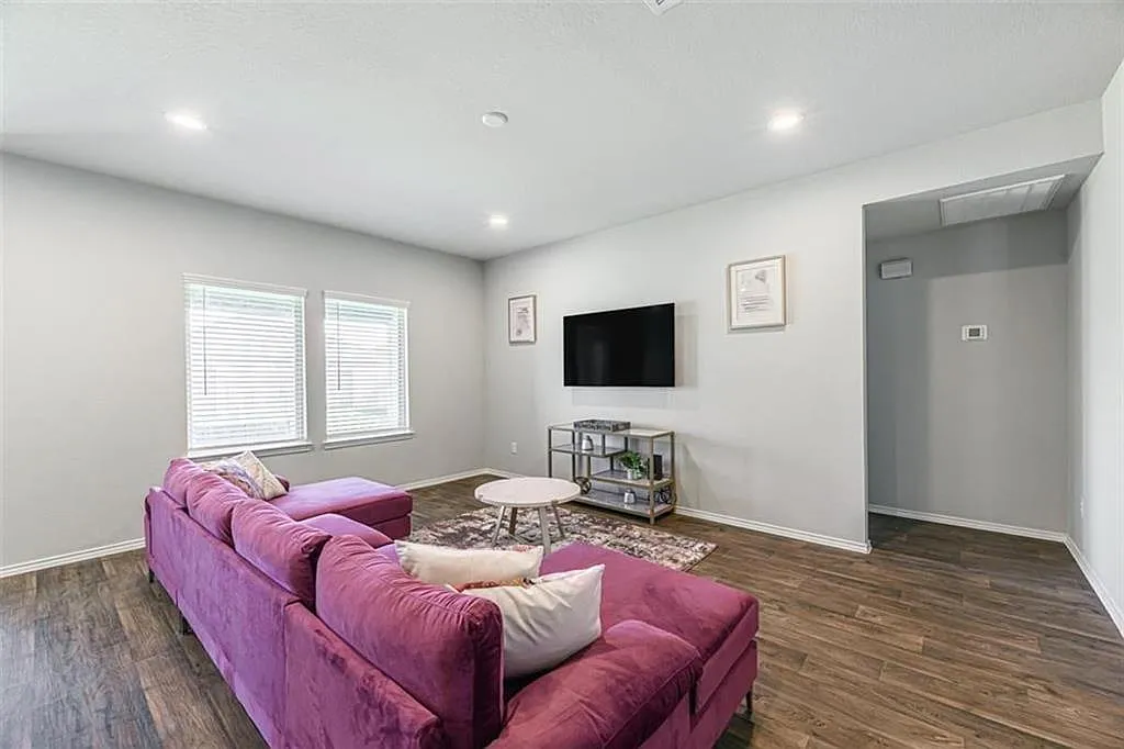 4 bed, 2.0 bath, 1668 sqft, $2,250 — Photo 4
