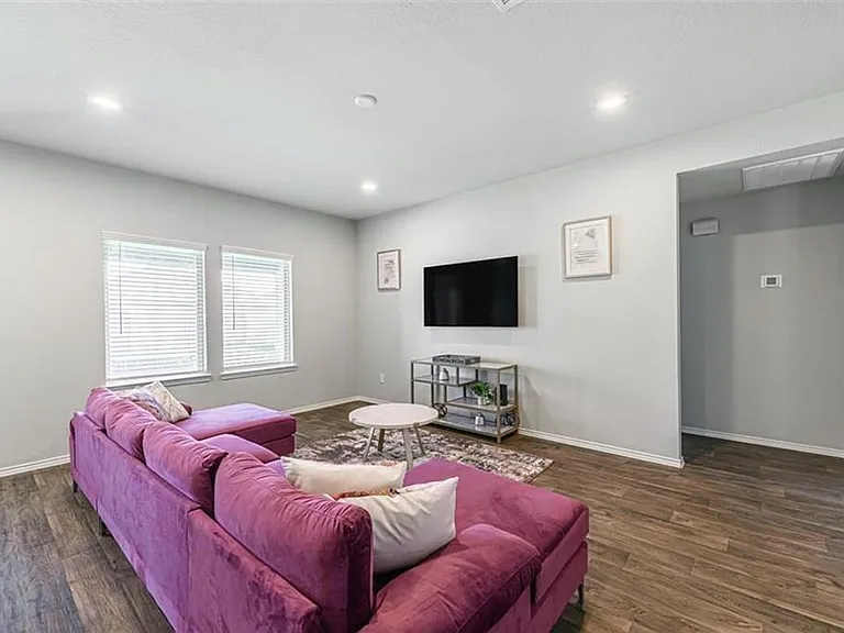 5126 Moravia Ln — Photo 4