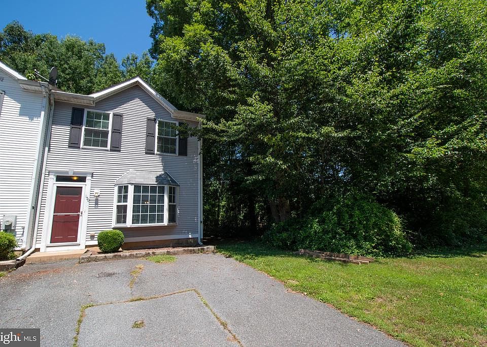 1st image of 150 Creekside Ct