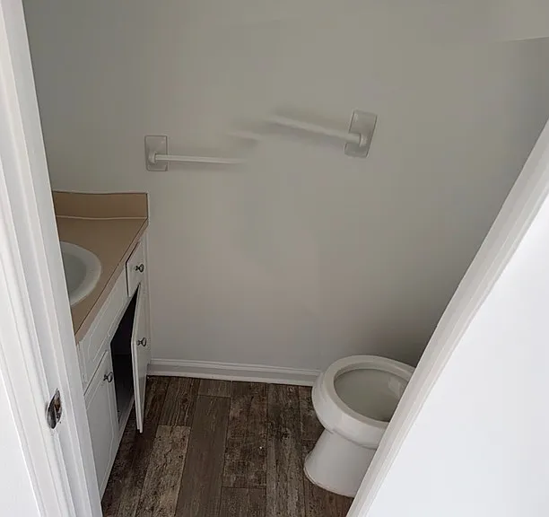 2430 Hampstead Dr — Photo 7