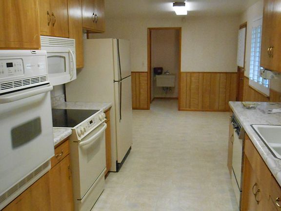 5th image of 7625 S Cushman Ave