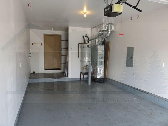 5th image of 15301 To 15303 Berry Valley Dr SE