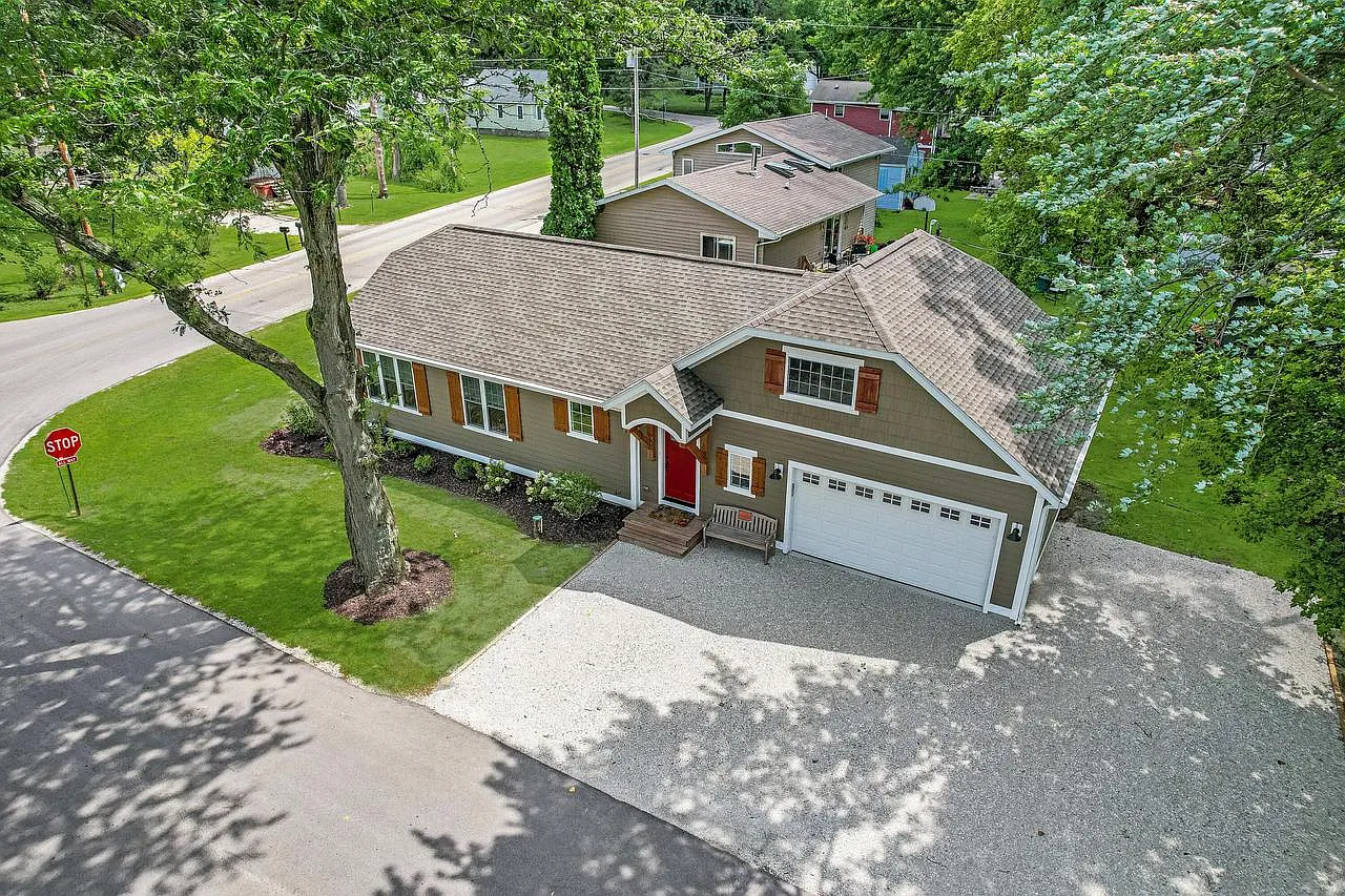 3104 Fischer DRIVE photo 1