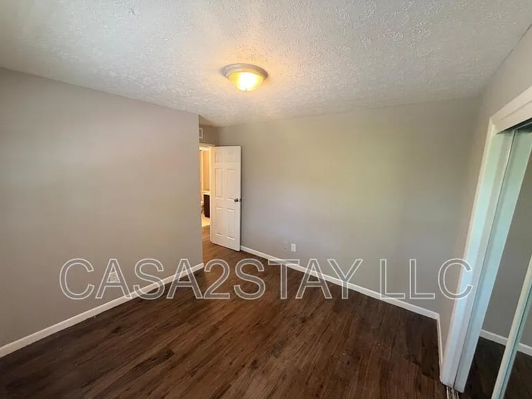 5104 Malibu Ct #21 — Photo 8