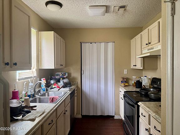 2nd image of 300 Cantal Dr