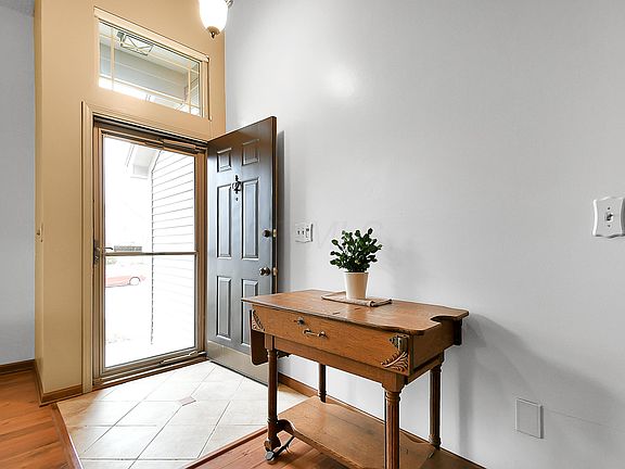 5th image of 8373 Priestley Dr