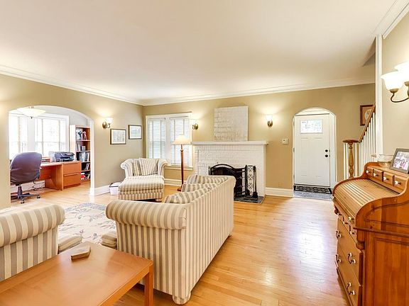 4th image of 4051 Clausen Ave