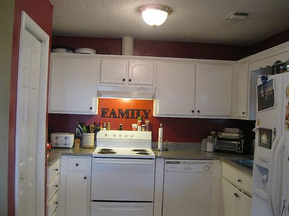5th image of 200 McCall Ave