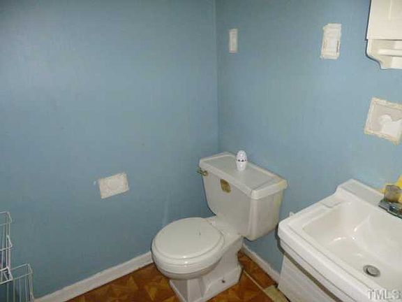 5th image of 2405 Fayetteville St