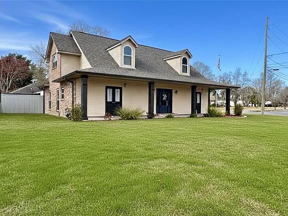 3rd image of 500 Terri Dr