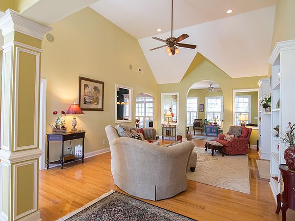 3rd image of 2978 Trailwood Drive SE