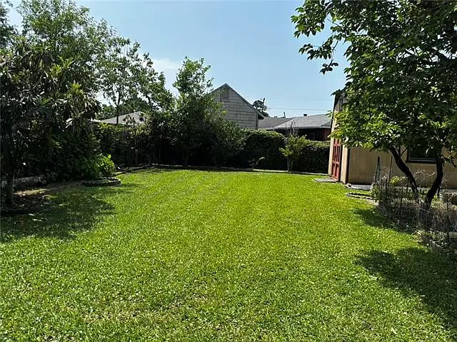 4632 Ithaca St — Photo 10