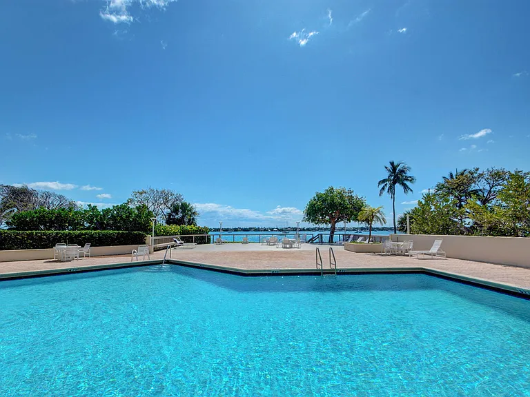 5600 N Flagler Dr #207 — Photo 37