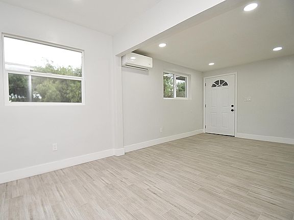 2nd image of 3445 Newton Ave