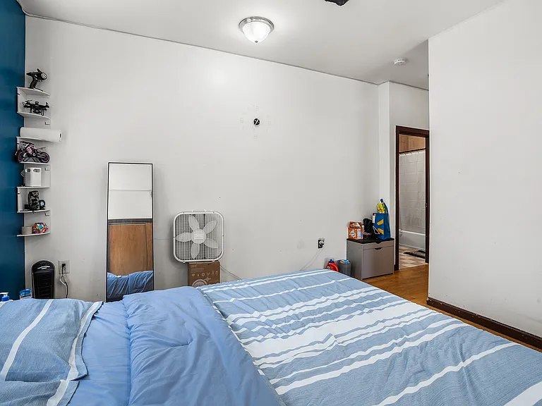 107 Oxford Ave #2 — Photo 9