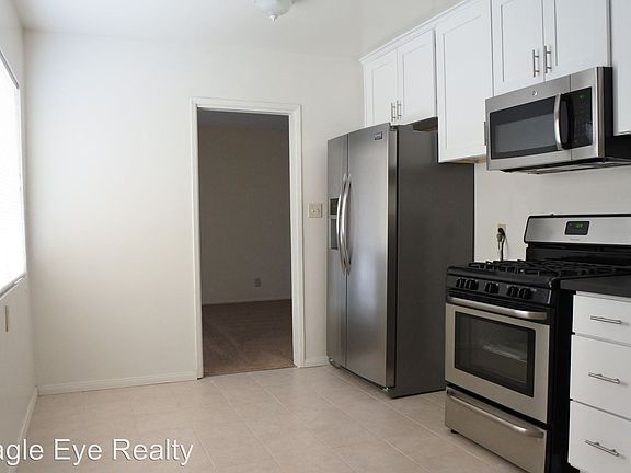 4th image of 1062 W 60th Pl