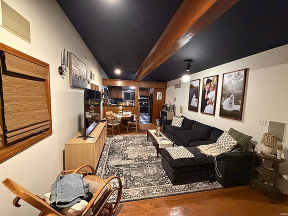 5th image of 706 Rose Dr
