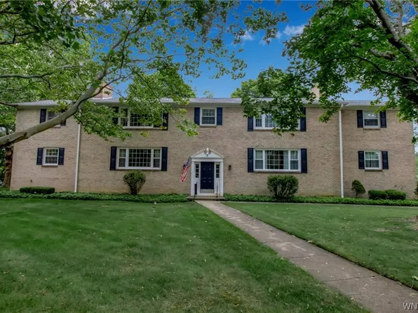 5 Woodbrook Dr APT 4, East Aurora, NY 14052