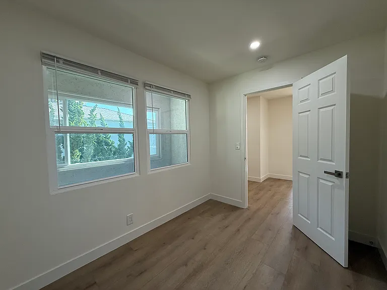2465 Torrance Blvd — Photo 34