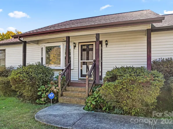 304 Autumn Dr, Harrisburg, NC 28075