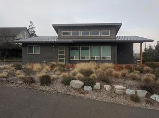 990 Oak St, Ashland, OR 97520