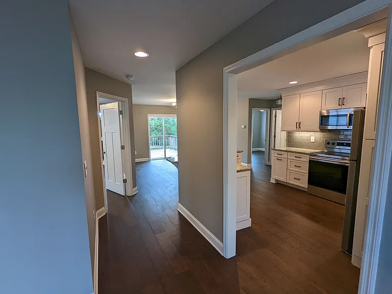 1895 Sheffield Ln — Photo 6