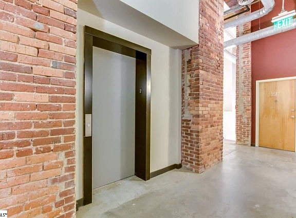 4th image of 300 South St #228