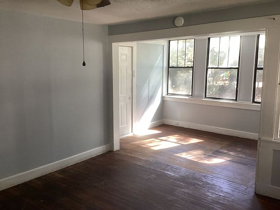 2nd image of 1116 Fuller St