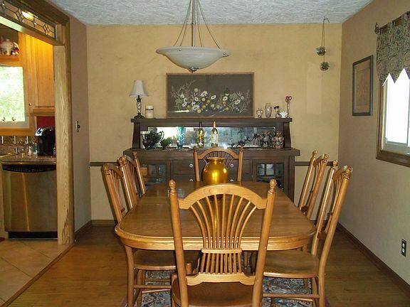 2nd image of 708 Yosemite Dr