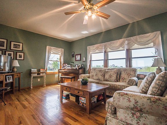 5th image of 25384 Coral Ln