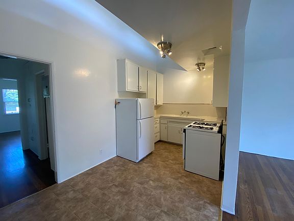4th image of 756 Pier Ave #4