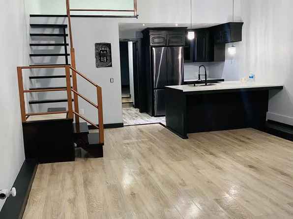 136 S Market St APT B, Nanticoke, PA 18634