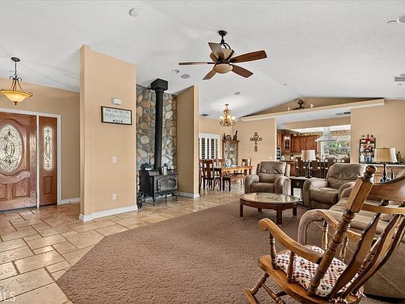 5th image of 10271 Clover Dr
