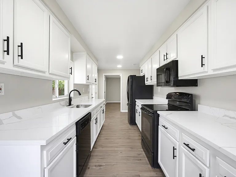 8129 Woodholme Cir #A — Photo 3