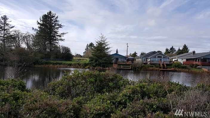 1st image of 667 Skamokawa Ct SE