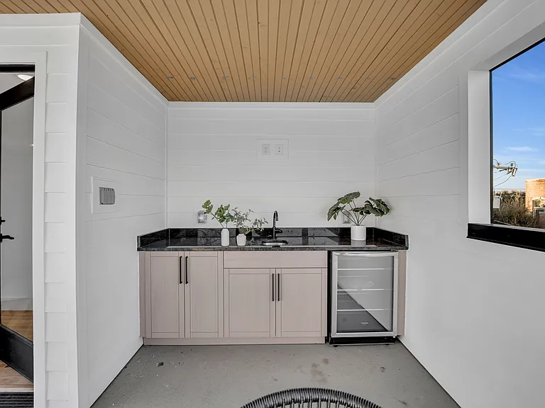 1512 Villars St — Photo 12