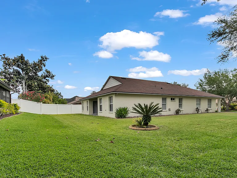714 Straw Lake Dr — Photo 28