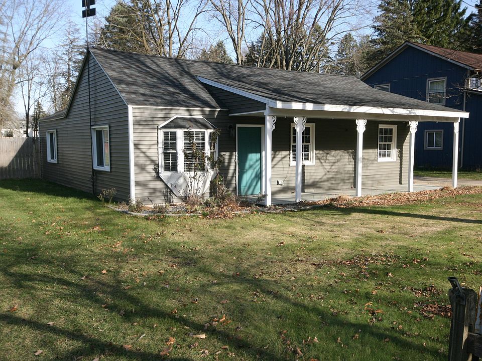 1st image of 443 Lamoreaux Dr NW