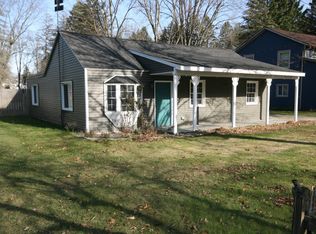 443 Lamoreaux Dr NW, Comstock Park, MI 49321