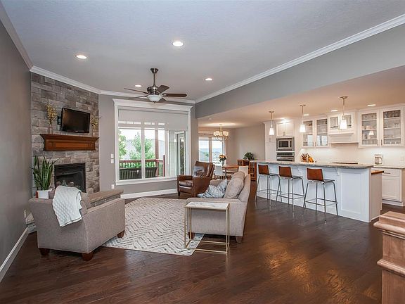 4th image of 1003 Lesmer Cir
