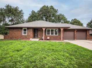 116 Lyons Cir, Buckner, MO 64016