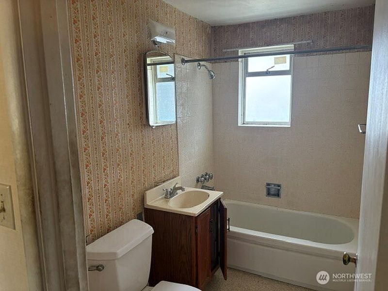 3rd image of 741 N 128th Street