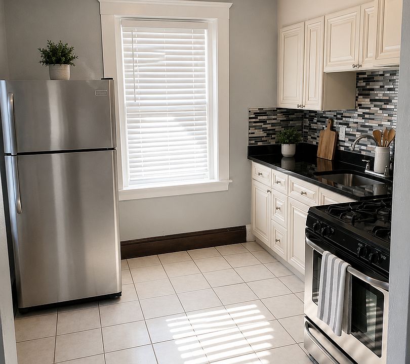 1st image of 182 Lafayette St APT 10