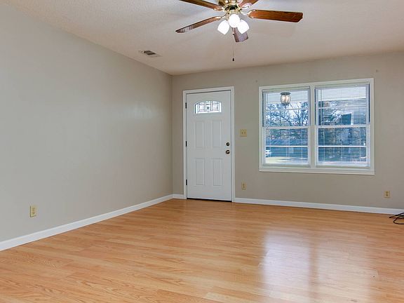 3rd image of 2808 Johnson Ln