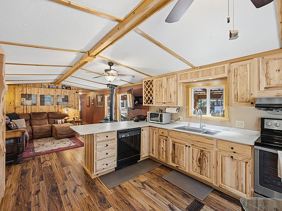 5th image of 16288 Dyke Rd