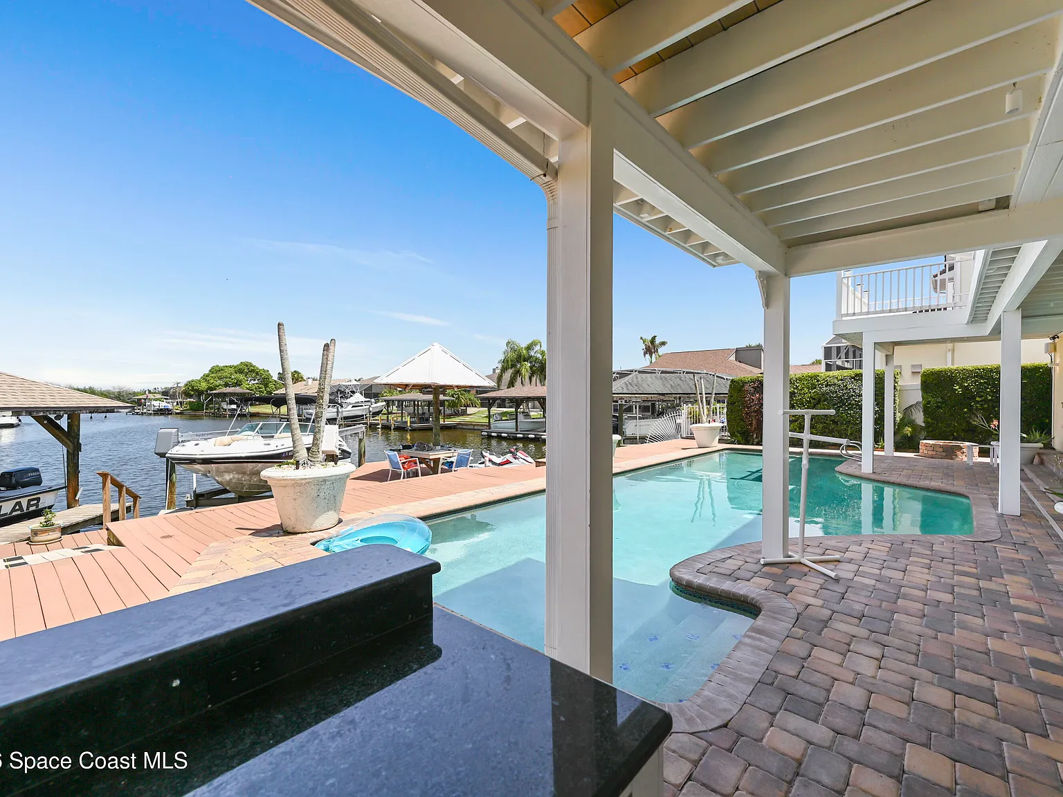 5 bed, 3.5 bath, 3795 sqft, $9,850 — Photo 2