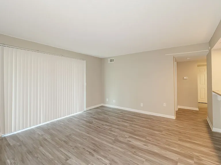 Hunters Glen Apartments — Photo 14