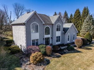 102 Canal Xing, Stewartsville, NJ 08886