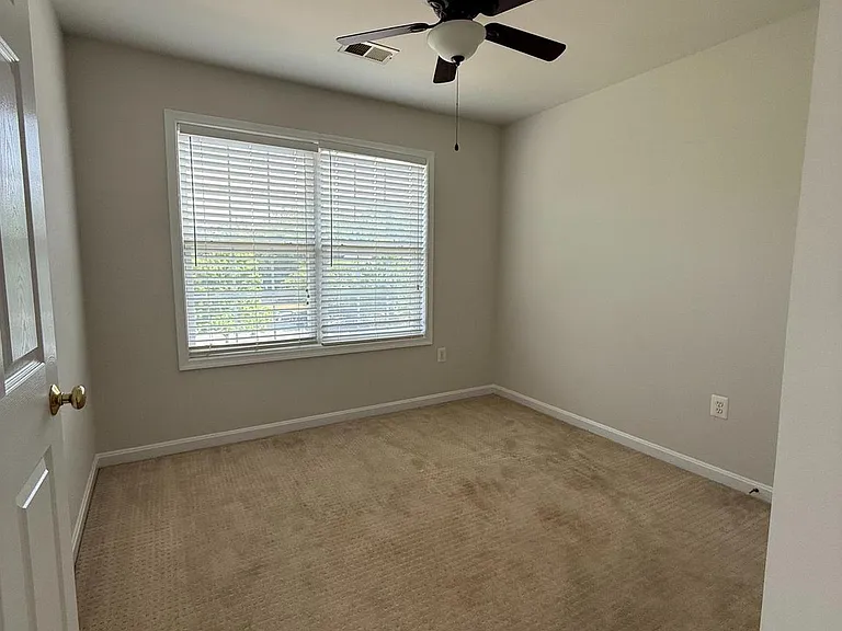 19 Masters Dr — Photo 22